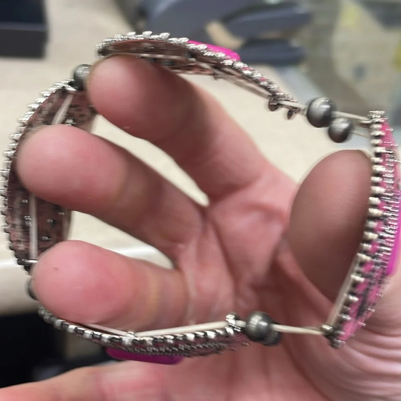 Fuchsia pink Torrez concho bracelet - Picture 3 of 5